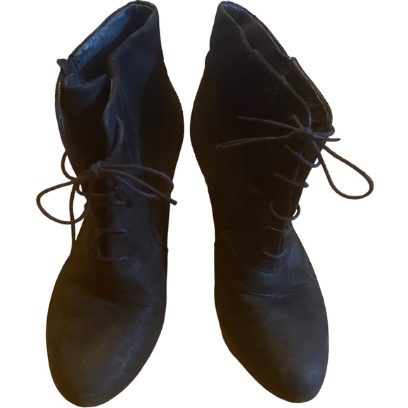 Camper leather high heeled lace up booties. Sz 37 - Picture 5 of 16